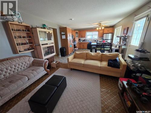 1328 Herbert Avenue, Herbert, SK - Indoor Photo Showing Living Room