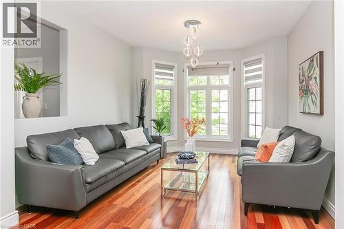 563 Woolgrass Avenue, Waterloo, ON - Indoor Photo Showing Living Room