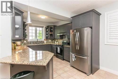 563 Woolgrass Avenue, Waterloo, ON - Indoor Photo Showing Kitchen With Upgraded Kitchen