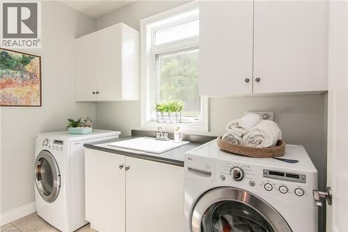 563 Woolgrass Avenue, Waterloo, ON - Indoor Photo Showing Laundry Room