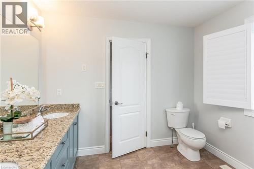563 Woolgrass Avenue, Waterloo, ON - Indoor Photo Showing Bathroom