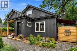 26R KENMORE Road Hamilton, ON L8S 3T7