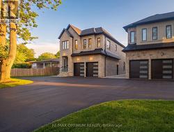 30 MCLAUGHLIN ROAD N Brampton, ON L6X 1Y7