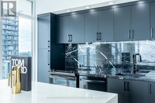 2505 - 103 The Queensway, Toronto, ON - Indoor Photo Showing Kitchen