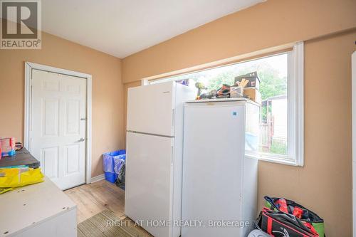 372 Beach Road, Hamilton, ON - Indoor