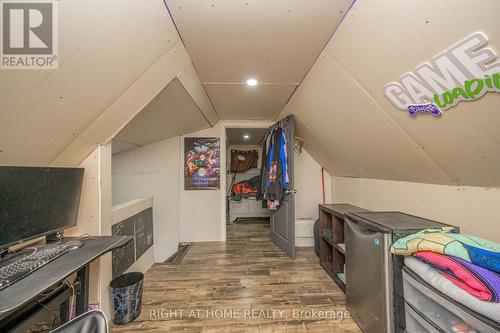 372 Beach Road, Hamilton, ON - Indoor Photo Showing Other Room