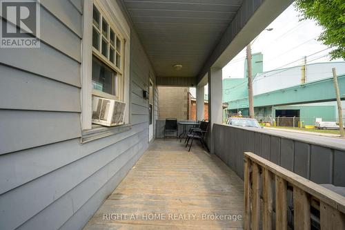 372 Beach Road, Hamilton, ON - Outdoor With Exterior