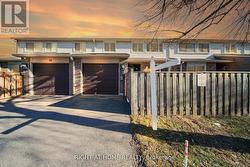 12 LACE FERN WAY Toronto, ON M2J 4L9