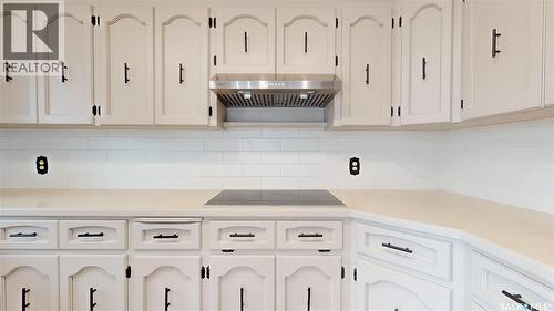 155 Wells Street, Regina, SK - Indoor Photo Showing Kitchen