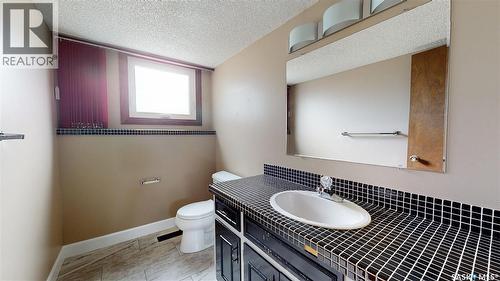 155 Wells Street, Regina, SK - Indoor Photo Showing Bathroom