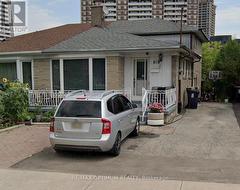 43 LINDYLOU ROAD Toronto, ON M9M 2B1