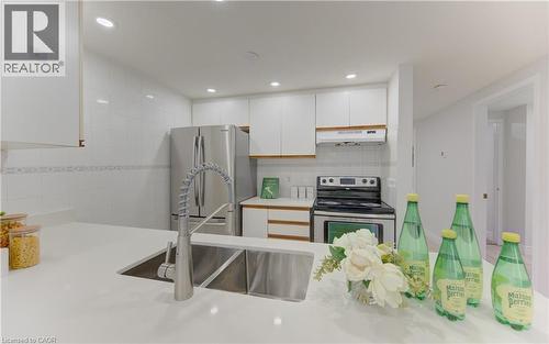 45 Cedarhill Crescent Unit# 5A, Kitchener, ON - Indoor Photo Showing Kitchen With Double Sink