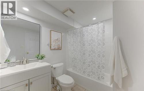 45 Cedarhill Crescent Unit# 5A, Kitchener, ON - Indoor Photo Showing Bathroom