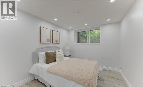 45 Cedarhill Crescent Unit# 5A, Kitchener, ON - Indoor Photo Showing Bedroom