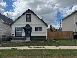 1182 Pritchard AVE  Winnipeg, MB R2X 0G9
