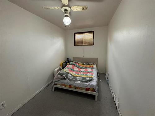 1182 Pritchard Ave, Winnipeg, MB - Indoor Photo Showing Bedroom