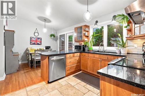 13 Anderson Avenue, Regina, SK - Indoor Photo Showing Kitchen