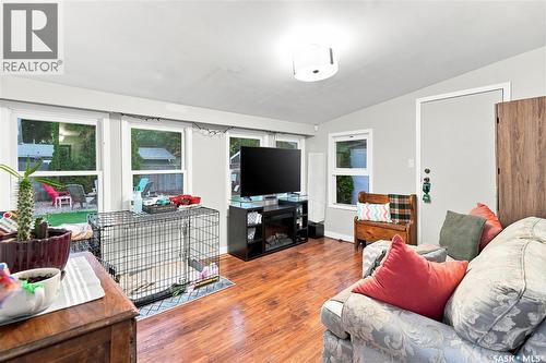 13 Anderson Avenue, Regina, SK - Indoor Photo Showing Living Room