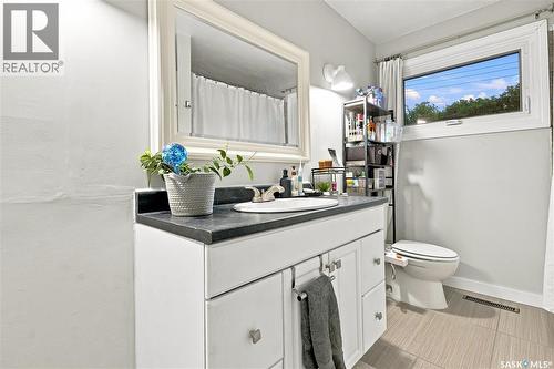 13 Anderson Avenue, Regina, SK - Indoor Photo Showing Bathroom