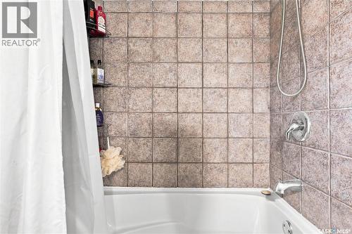 13 Anderson Avenue, Regina, SK - Indoor Photo Showing Bathroom