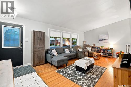 13 Anderson Avenue, Regina, SK - Indoor Photo Showing Living Room