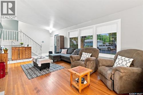 13 Anderson Avenue, Regina, SK - Indoor Photo Showing Living Room