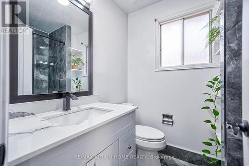 61 Trothen Circle, Markham, ON - Indoor Photo Showing Bathroom