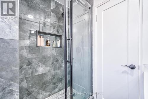 61 Trothen Circle, Markham, ON - Indoor Photo Showing Bathroom