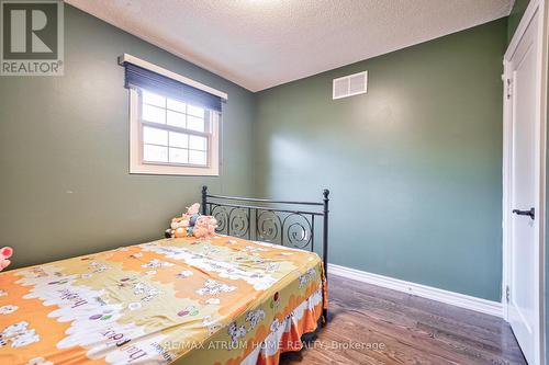 61 Trothen Circle, Markham, ON - Indoor Photo Showing Bedroom