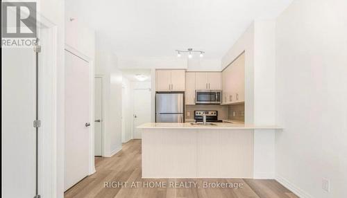 607 - 111 WORSLEY STREET , Barrie, Ontario L4M 5R5 4