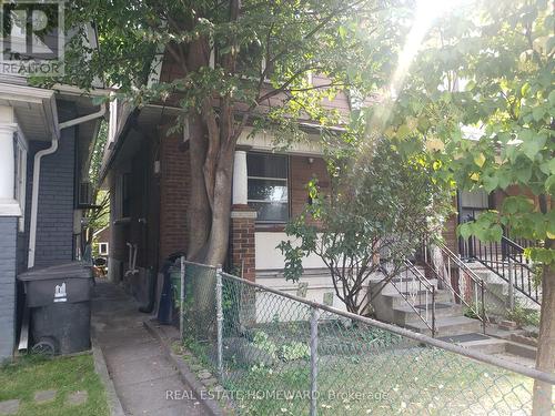 A (1ST FLR) - 687 DUPONT STREET , Toronto, Ontario M6G 1Z5 2