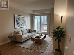 401 - 385 PRINCE OF WALES DRIVE Mississauga, ON L5B 0C6