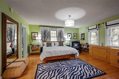 122 Ash St, Winnipeg, MB - Indoor Photo Showing Bedroom
