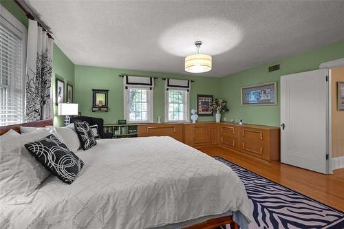 122 Ash St, Winnipeg, MB - Indoor Photo Showing Bedroom