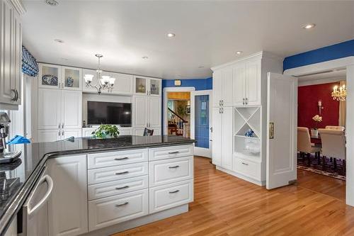 122 Ash St, Winnipeg, MB - Indoor Photo Showing Kitchen