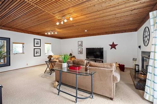 122 Ash St, Winnipeg, MB - Indoor