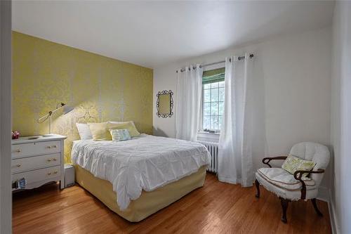 122 Ash St, Winnipeg, MB - Indoor Photo Showing Bedroom