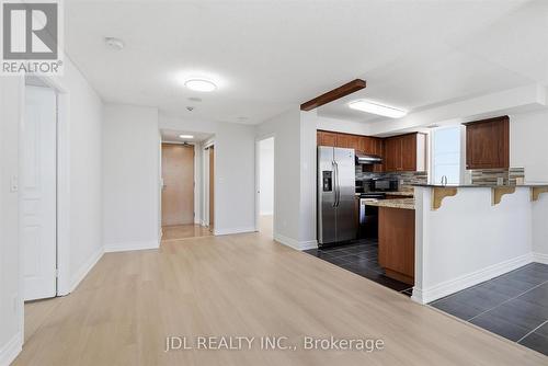 516 - 503 Beecroft Road, Toronto, ON - Indoor Photo Showing Kitchen