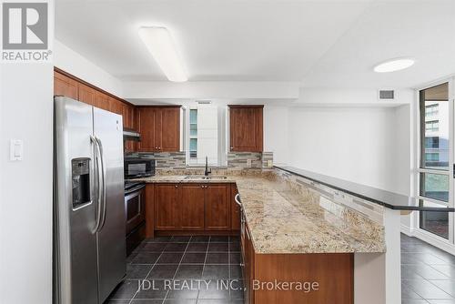 516 - 503 Beecroft Road, Toronto, ON - Indoor Photo Showing Kitchen