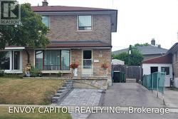 14 FAULKNER CRESCENT  Toronto, ON M9M 2C1