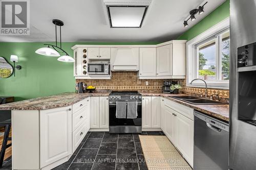 3 Sunset Drive, Rideau Lakes, ON - Indoor Photo Showing Kitchen With Double Sink With Upgraded Kitchen