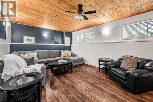 3 Sunset Drive, Rideau Lakes, ON - Indoor Photo Showing Living Room