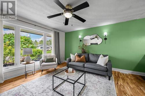 3 Sunset Drive, Rideau Lakes, ON - Indoor Photo Showing Living Room