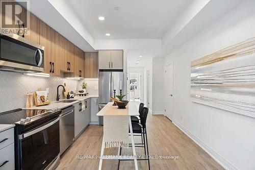 21 - 15 BRENTHALL AVENUE , Toronto, Ontario M2R 0B3 2