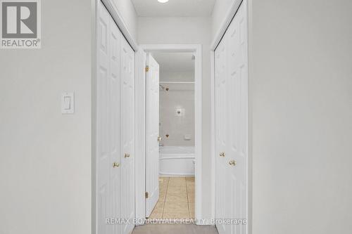 Cheater door from Primary to bathroom - 5 Maple Park Private, Ottawa, ON - Indoor