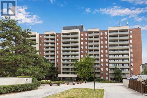 513 - 1 Four Winds Drive, Toronto, ON - Outdoor With Facade