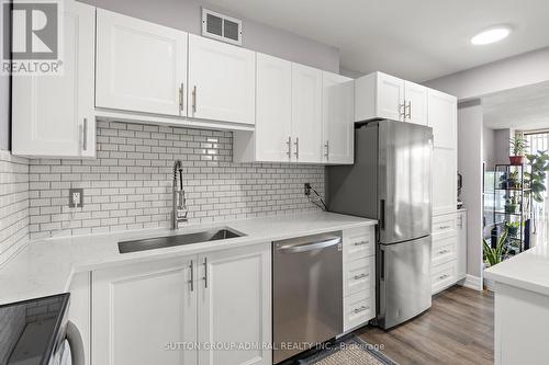 513 - 1 Four Winds Drive, Toronto, ON - Indoor Photo Showing Kitchen With Upgraded Kitchen