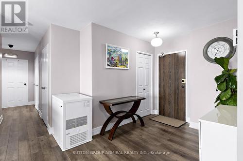 513 - 1 Four Winds Drive, Toronto, ON - Indoor Photo Showing Other Room