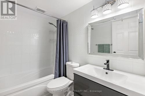 513 - 1 Four Winds Drive, Toronto, ON - Indoor Photo Showing Bathroom