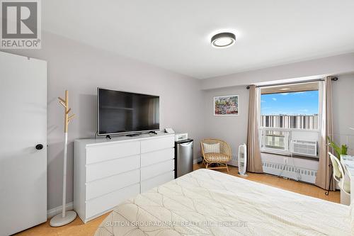 513 - 1 Four Winds Drive, Toronto, ON - Indoor Photo Showing Bedroom
